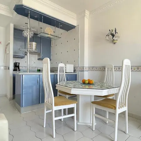 Beautiful With Sea Views, Benal Apartment